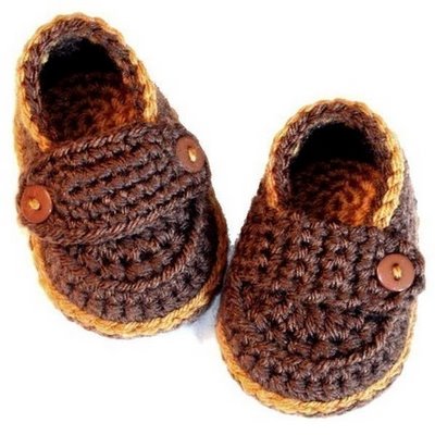 dugmeli ayakkabi gorunumlu bebek patikleri Minicik Çok Tatlı Örgü Bebek Patikleri 7