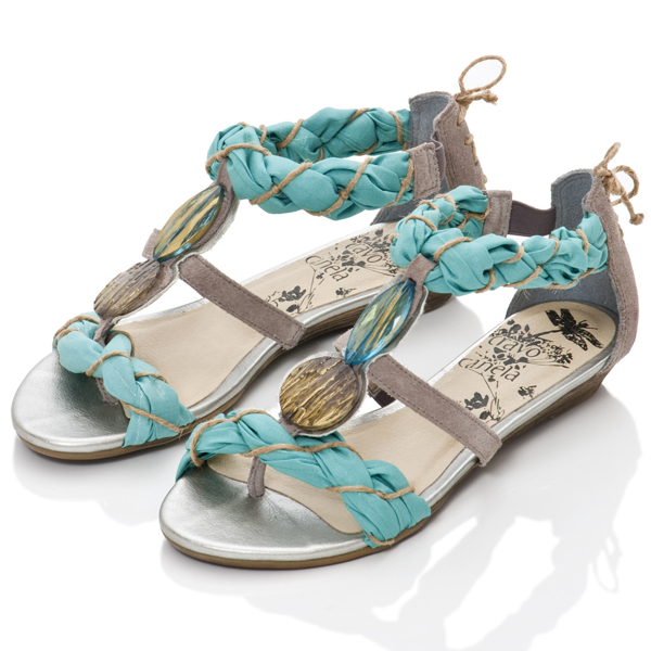 mavi orgulu boncuklu sik sandalet ornekleri Yaz Aylarının Vazgeçilmez Ayakkabıları Sandaletler 20