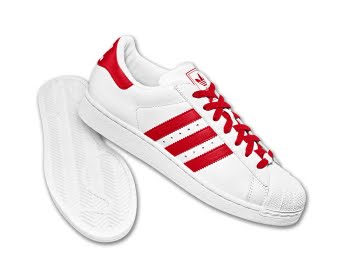 kirmizi cizgili beyaz adidas spor ayakkabi modeli Adidas Bayan Spor Ayakkabıları 12