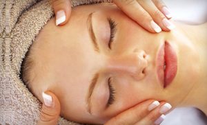 Gençleştirici maden suyu maskesi