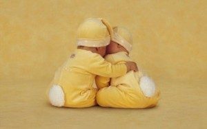 İkiz Çocuk Büyütmek