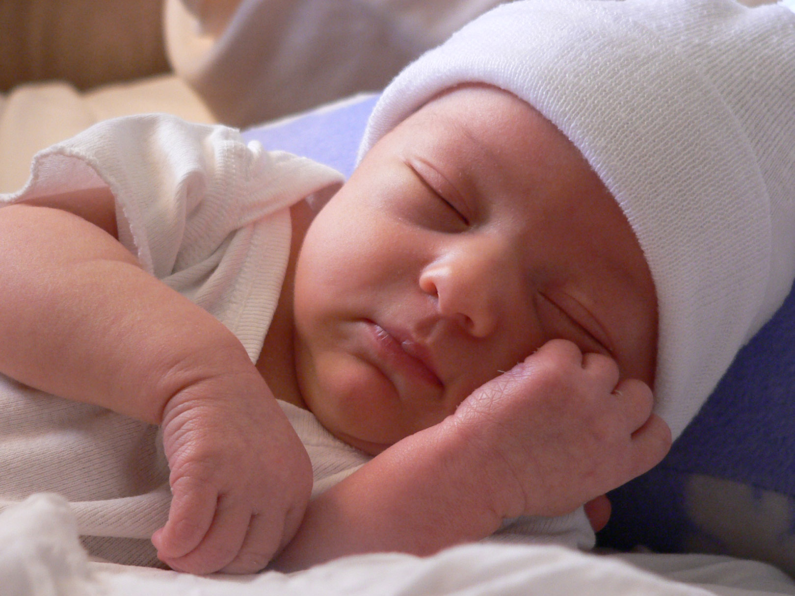 Yeni Doğan Bebekelerde Uyku Nasıldır