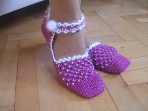 Bebekler ve Büyükler İçin Örgü Patik Modelleri